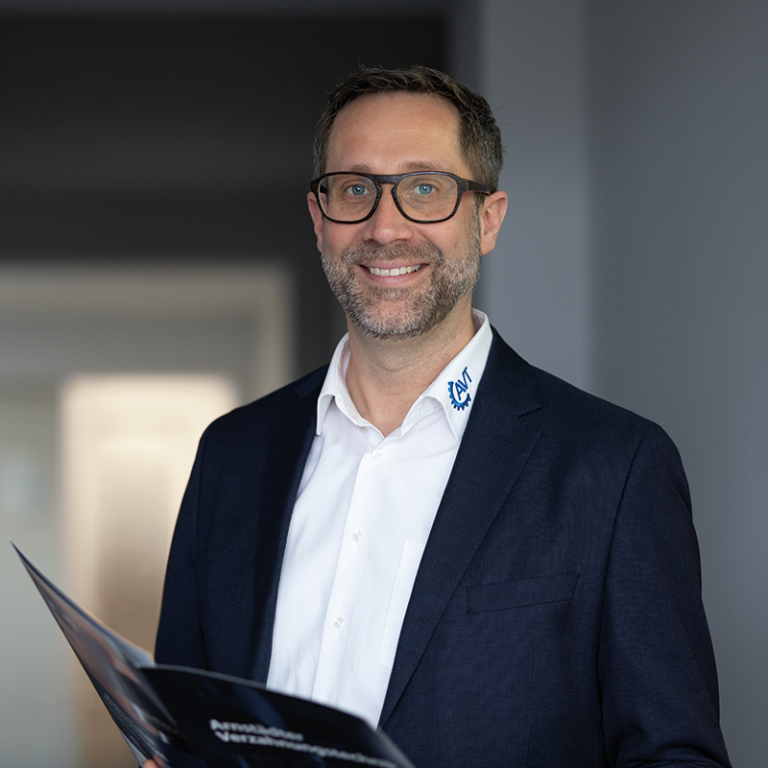 Thomas Wille, Geschäftsführer der AVT Arnstädter Verzahnungstechnik, Ihrem Partner für Präzise Verzahnung für reibungslose Getriebe Verzahnungslösungen, die Ihre Maschinen effizienter & langlebiger machen